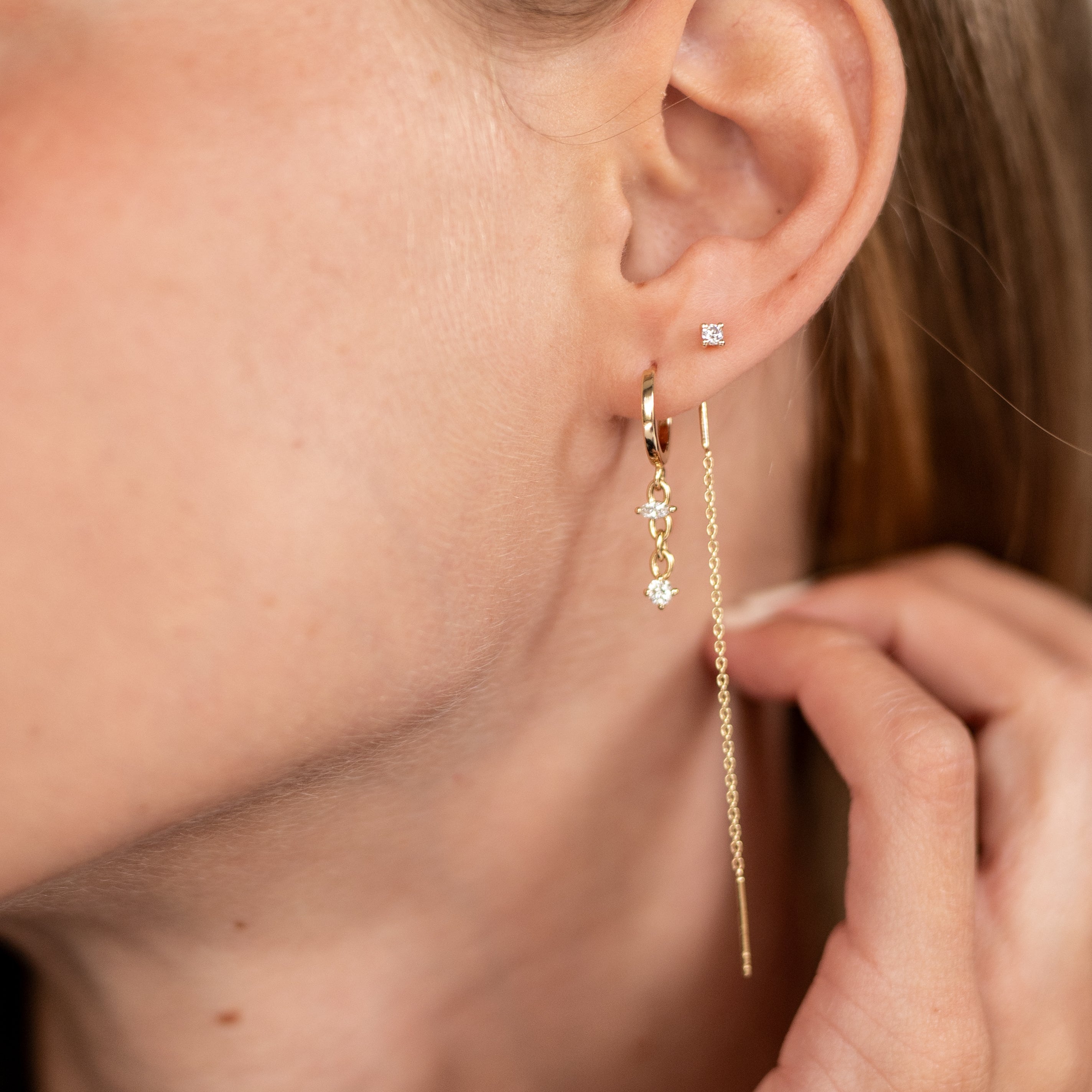 Round Prongs Chain Earring